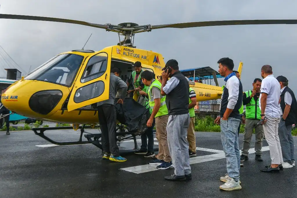 Cinco mexicanos y un nepalí, los muertos en accidente cerca del Everest