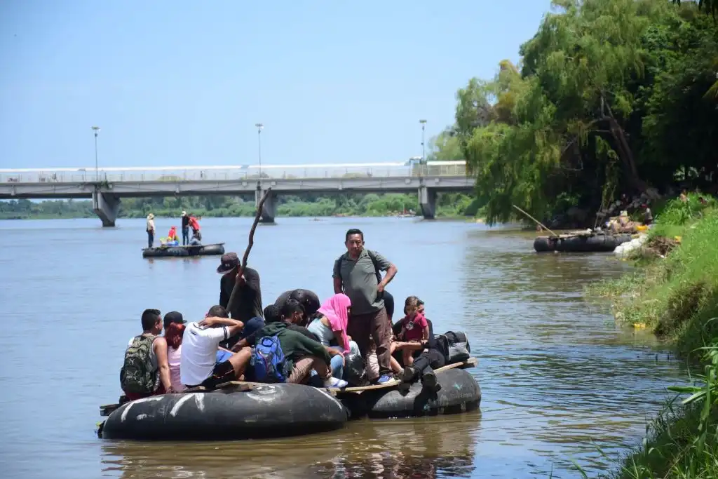 EUA envía a 4,000 migrantes de Cuba, Haití, Nicaragua y Venezuela a México