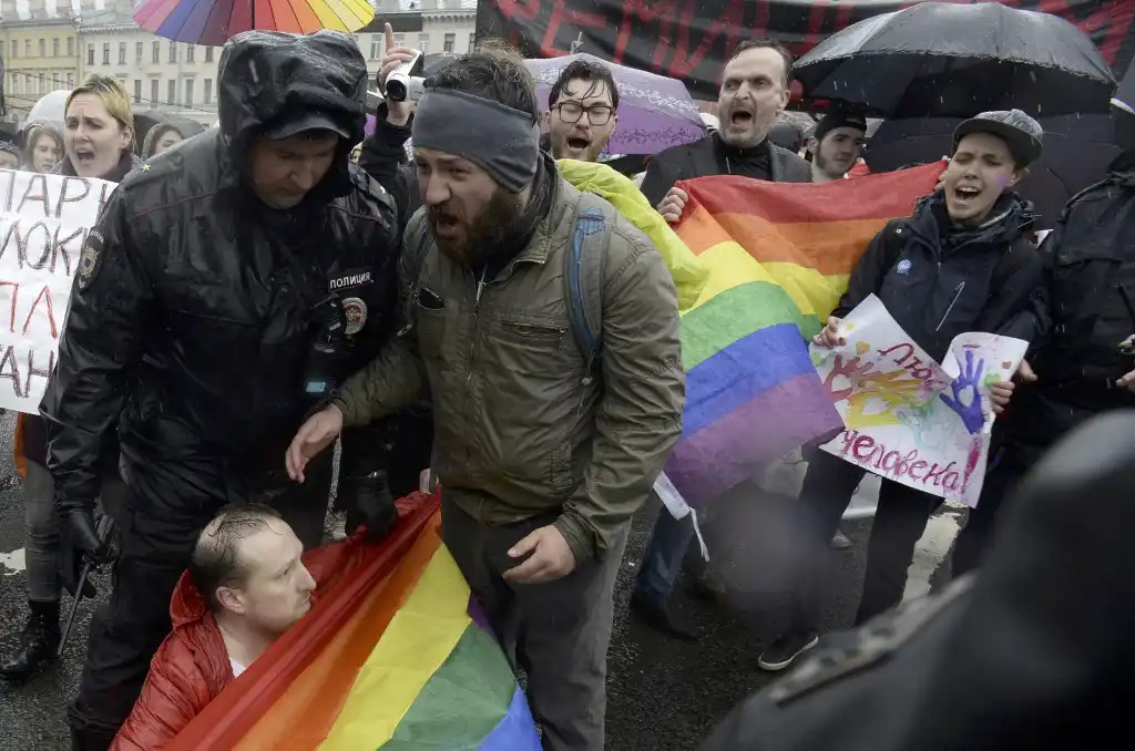 Rusia prohíbe transiciones de género