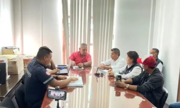 Pobladores exigen clausura de fundidora en Tepeji por contaminación