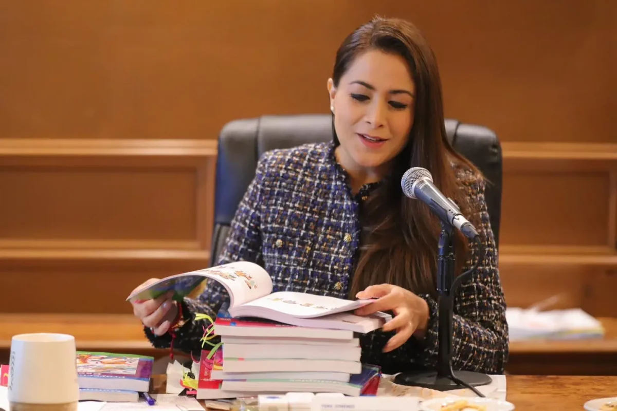 No se entregarán libros de texto hasta ver resolución de juez: Tere Jiménez