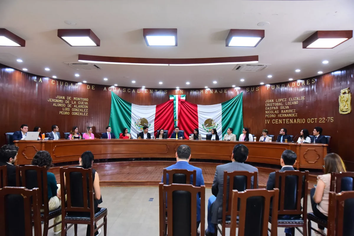 Jóvenes participan en el Primer Cabildo Juvenil de Aguascalientes
