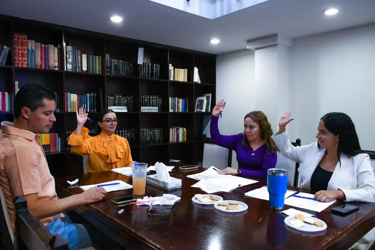 Congreso de Aguascalientes avala dictámenes a favor de niños y adultos mayores