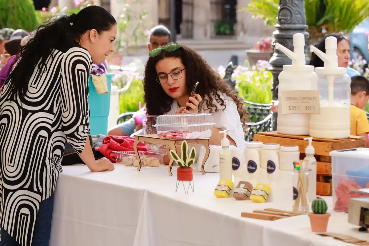 Feria de productos, servicios y talentos en apoyo a la juventud 