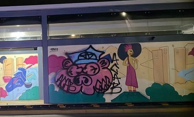 Vandalizan mural del SITT; ya buscan a los responsables