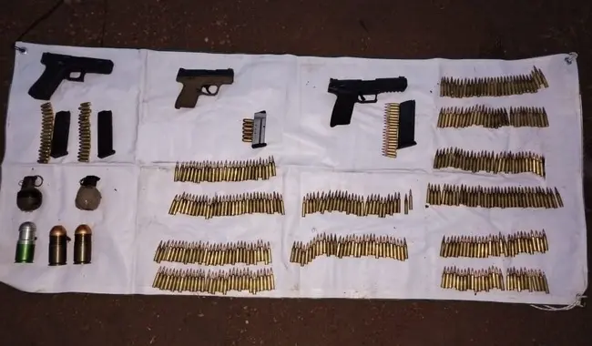 Guardia Nacional asegura mochila con armas, cargadores y granadas en Aguascalientes