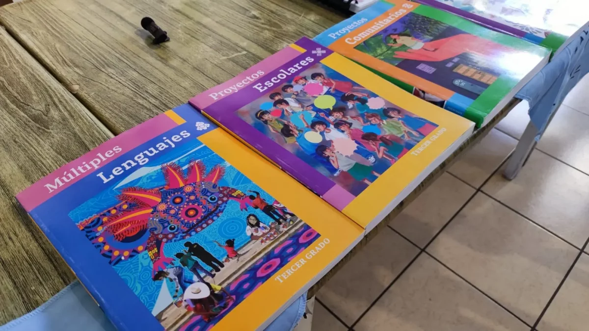 En Aguascalientes, colegios particulares también rechazan libros de texto