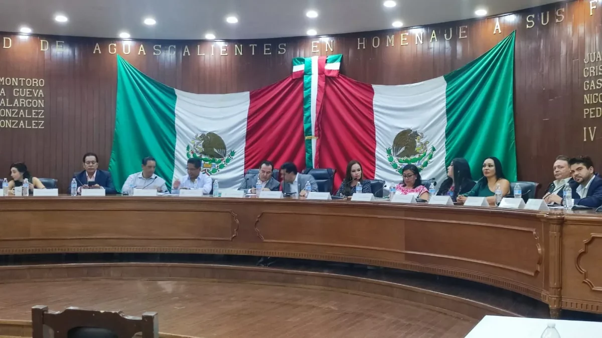 Avalan a Héctor Becerril como contralor de MIAA