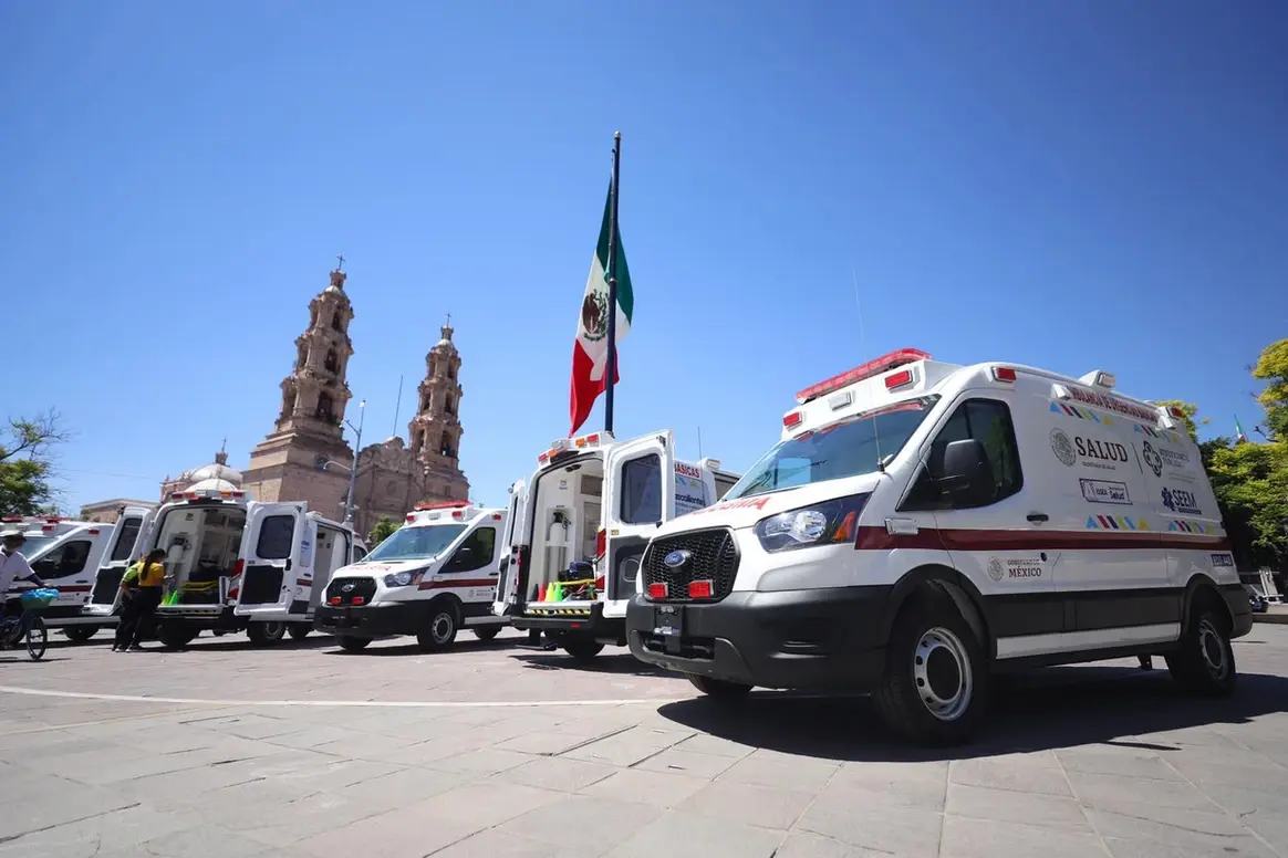 Aguascalientes recibe nuevas ambulancias y apoyos médicos