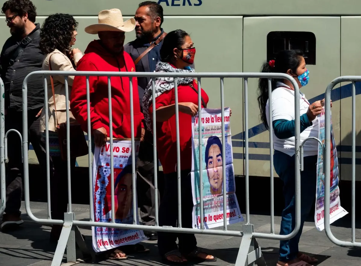 Gobierno mexicano entregará un expediente a cada padre sobre caso Ayotzinapa