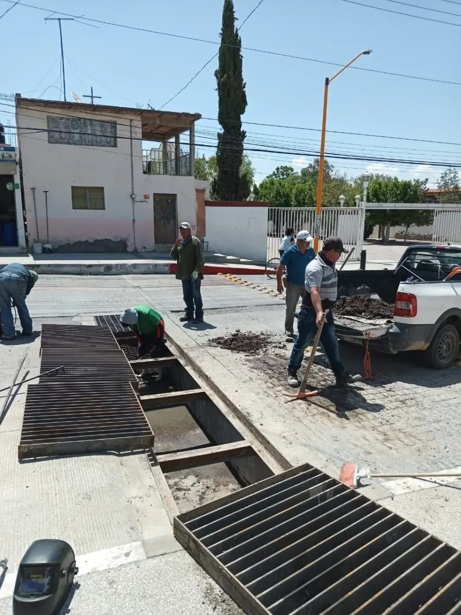 Trabajan para evitar inundaciones en Jesús María