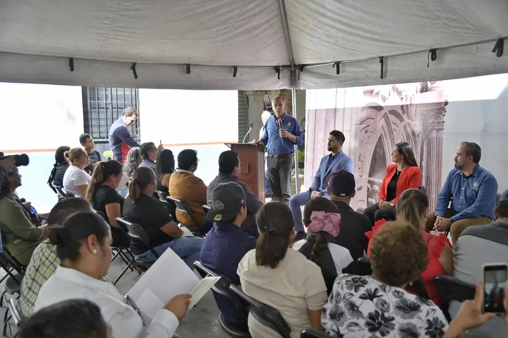 Entregan escrituras a 25 familias de Jesús María