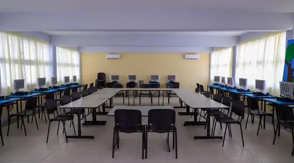 100 escuelas de Aguascalientes siguen sin internet