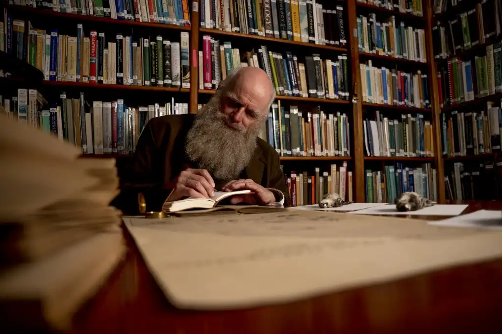 Charles Darwin doble