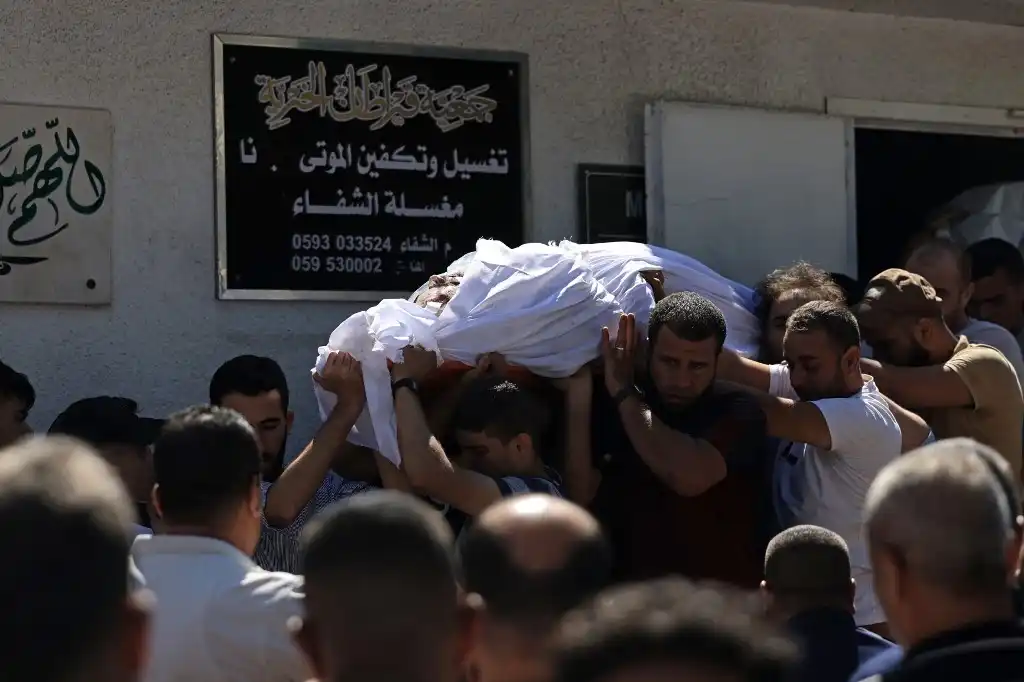 En Gaza los hospitales se desbordan mientras Israel continúa los bombardeos