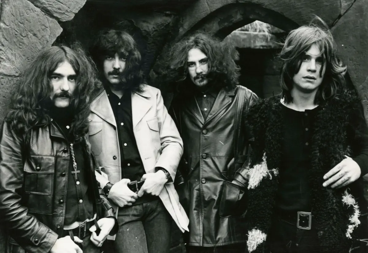 Hand Doom Black Sabbath