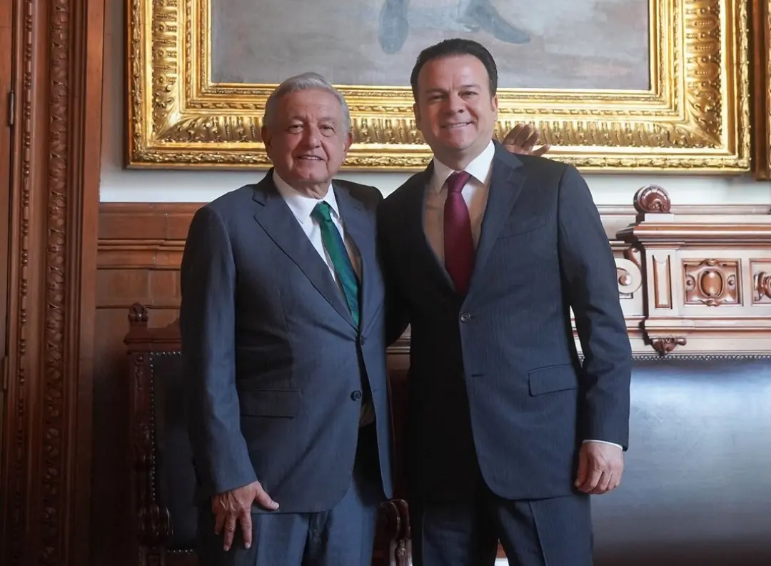Se reúnen AMLO y Esteban Villegas