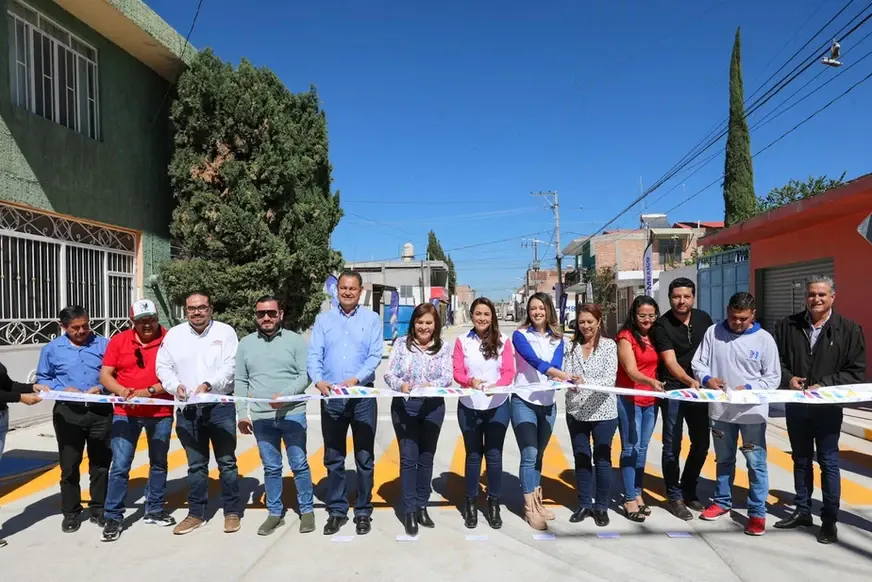 Tere Jiménez entrega obras en San Francisco de los Romo