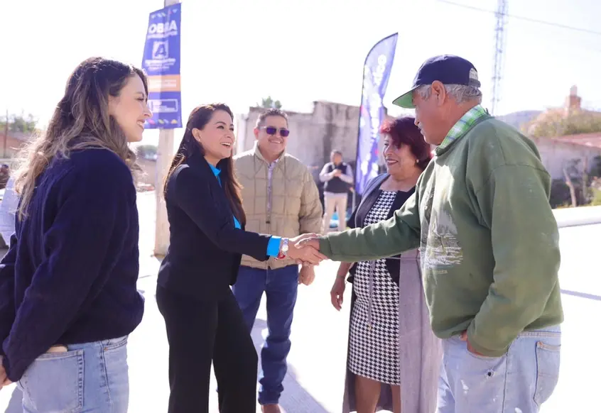Tere Jiménez entrega obras en Rincón de Romos y Cosío