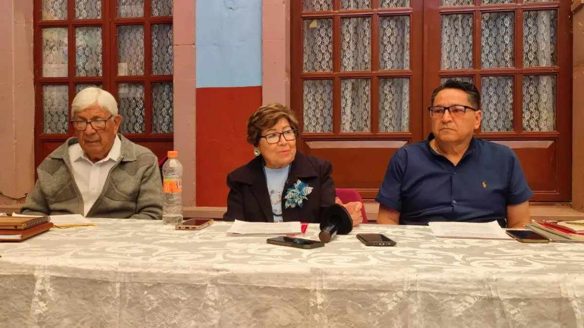 SNTE no participó en entrega de libros, señalan exdocentes de Aguascalientes