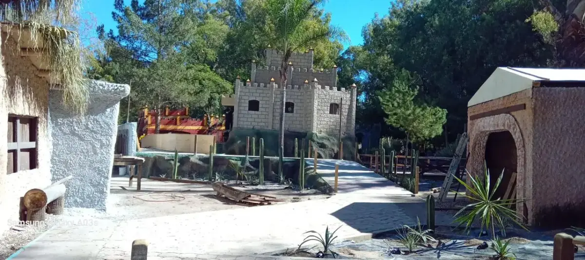 Alistan monumental nacimiento en el Parque Guadiana 