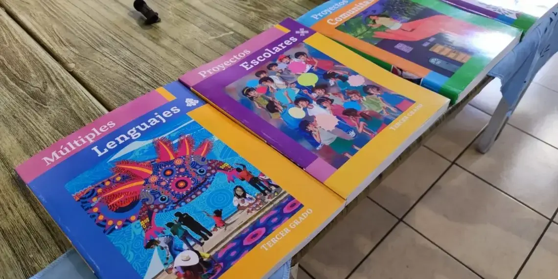 La Secretaría de Educación Pública informó que el Segundo Tribunal Colegiado desechó la demanda de amparo interpuesta por el Consejo de Laicos de la Diócesis de Aguascalientes entorno a la distribución de los libros, por lo que los ejemplares pueden ser entregados en las escuelas.