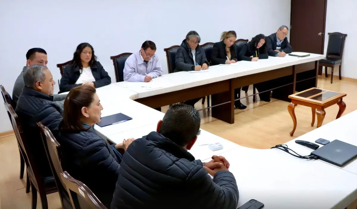IEA trabaja para mejorar condiciones laborales de docentes