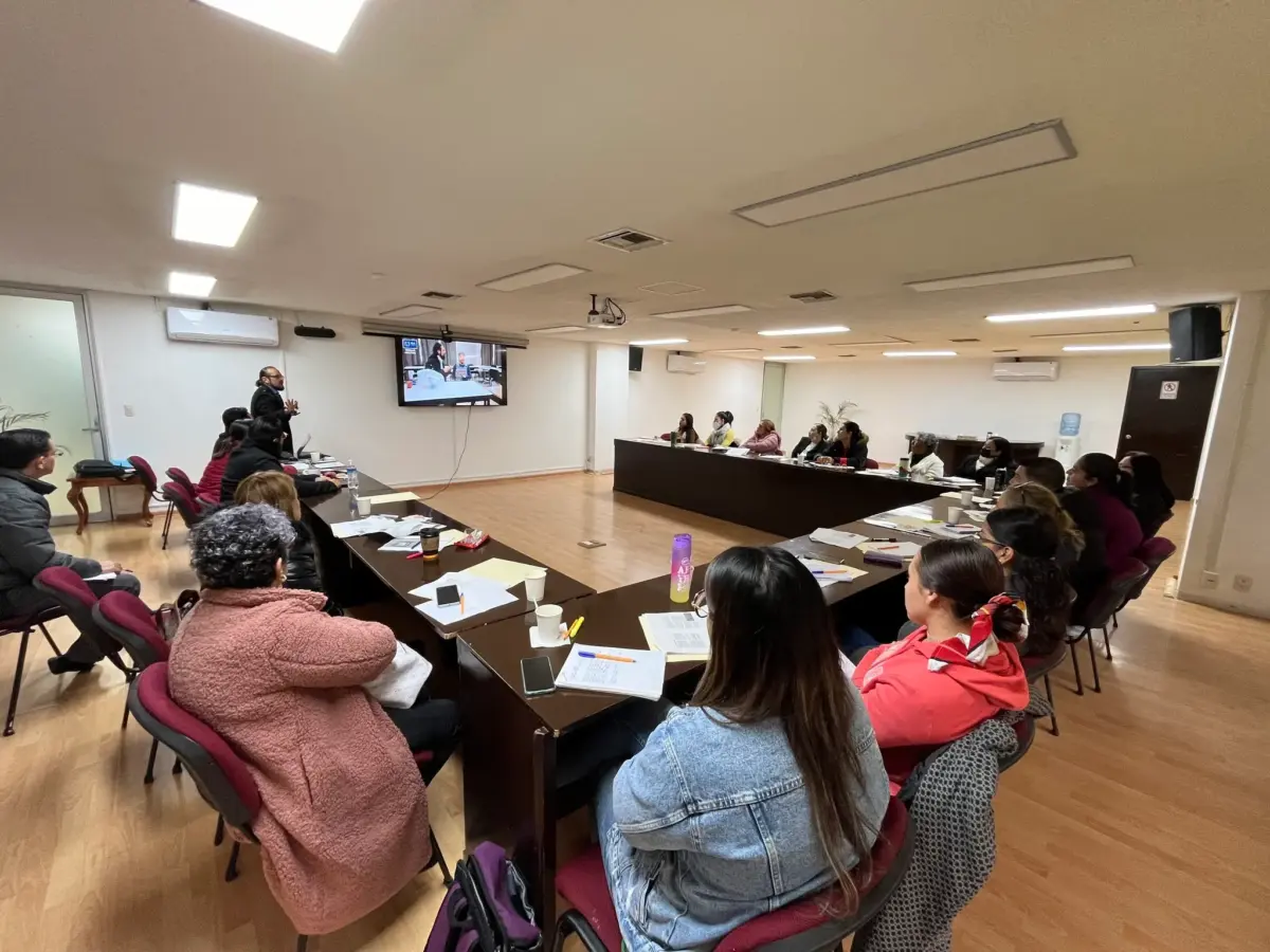 IEA capacita a maestros en la atención de estudiantes con autismo e hiperactividad