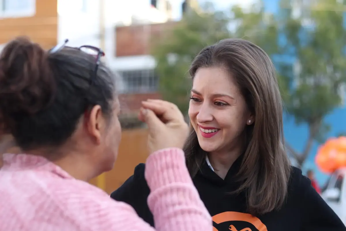Anayeli Muñoz continúa con gira por domicilios del Distrito 2 Federal en Aguascalientes