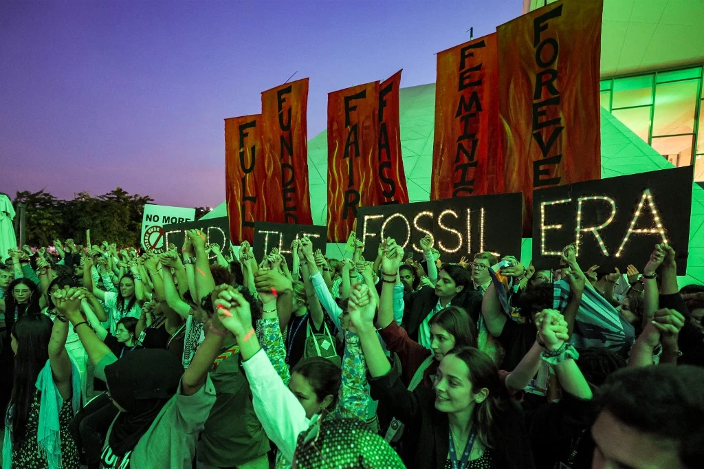 La COP28 acuerda una &#8216;transición&#8217; energética para abandonar combustibles fósiles