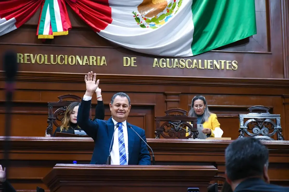 Municipios de Aguascalientes podrán cobrar el alumbrado público; diputados modifican leyes de ingresos