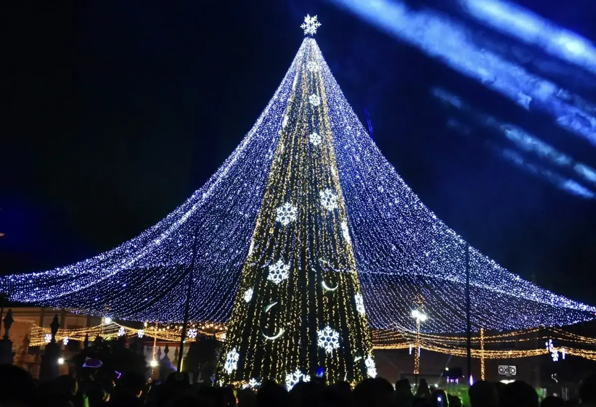 Iluminación navideña de la capital se mantendrá hasta el 7 de enero