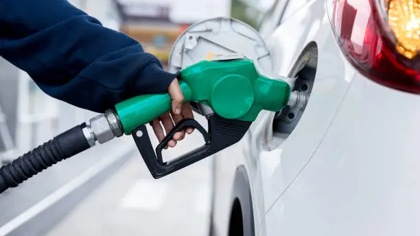 Cascada de aumentos: gasolinas serán más caras en 2024