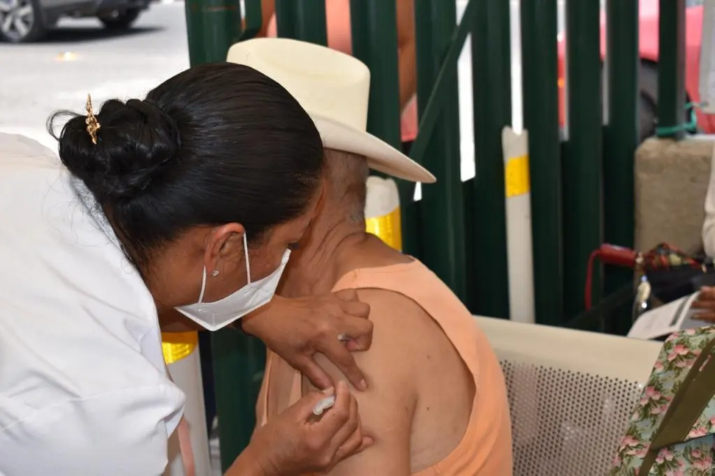 Baja la venta de vacunas Covid en Durango