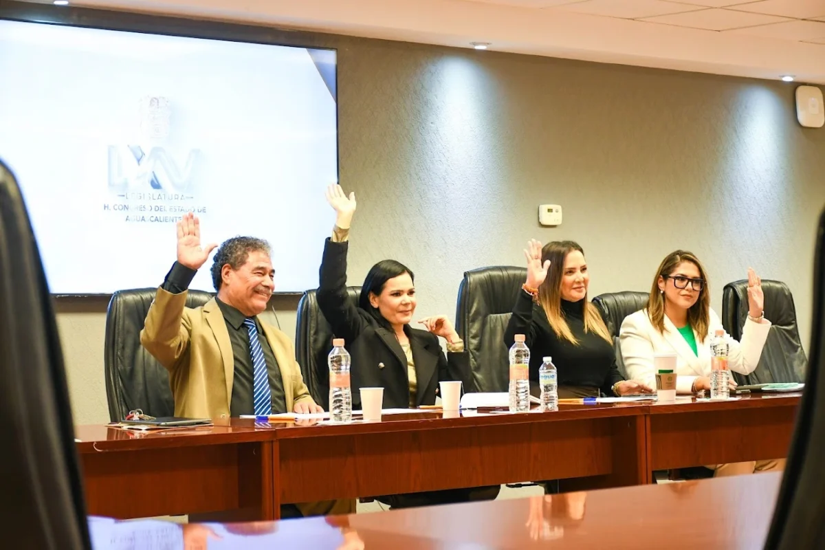 Buscan eliminar distinción entre mexicanos de nacimiento y naturalizados.