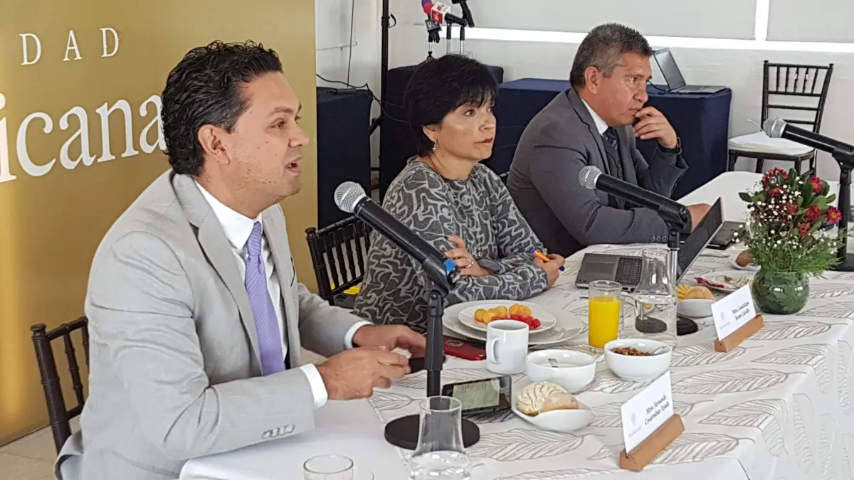 Mtro. Fernando Covarrubias, Mtra. Guadalupe Romo y Dr. Alejandro Rodríguez.