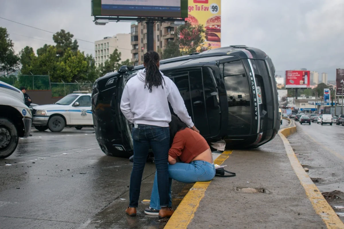 Accidente sobre bulevar Agua Caliente