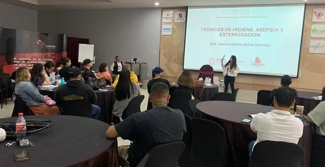 Capacita COEPRIS a personal de salones de tatuajes, SPA y clínicas de belleza