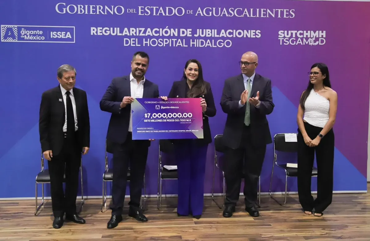 Dona Gobierno del Estado 7 millones de pesos al sindicato del Hospital Hidalgo
