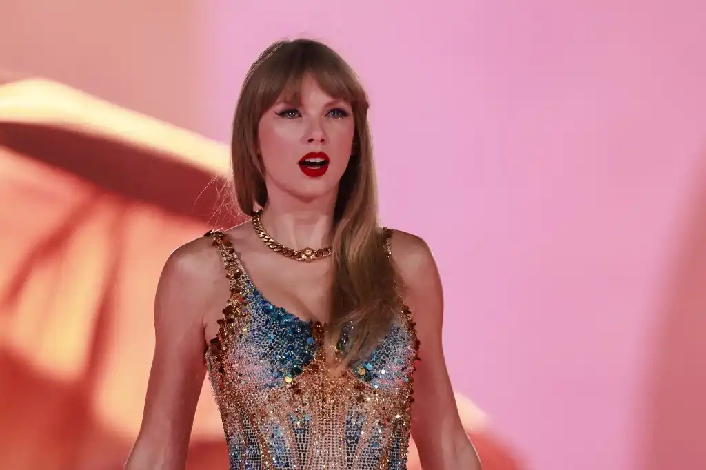 Taylor Swift queer