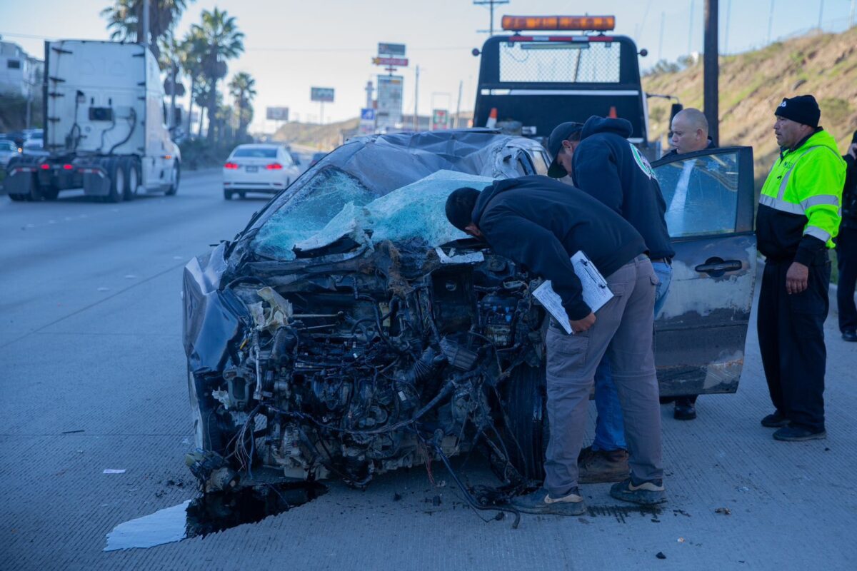 Múltiples lesionados en accidente vehicular sobre carretera libre Tijuana-Rosarito