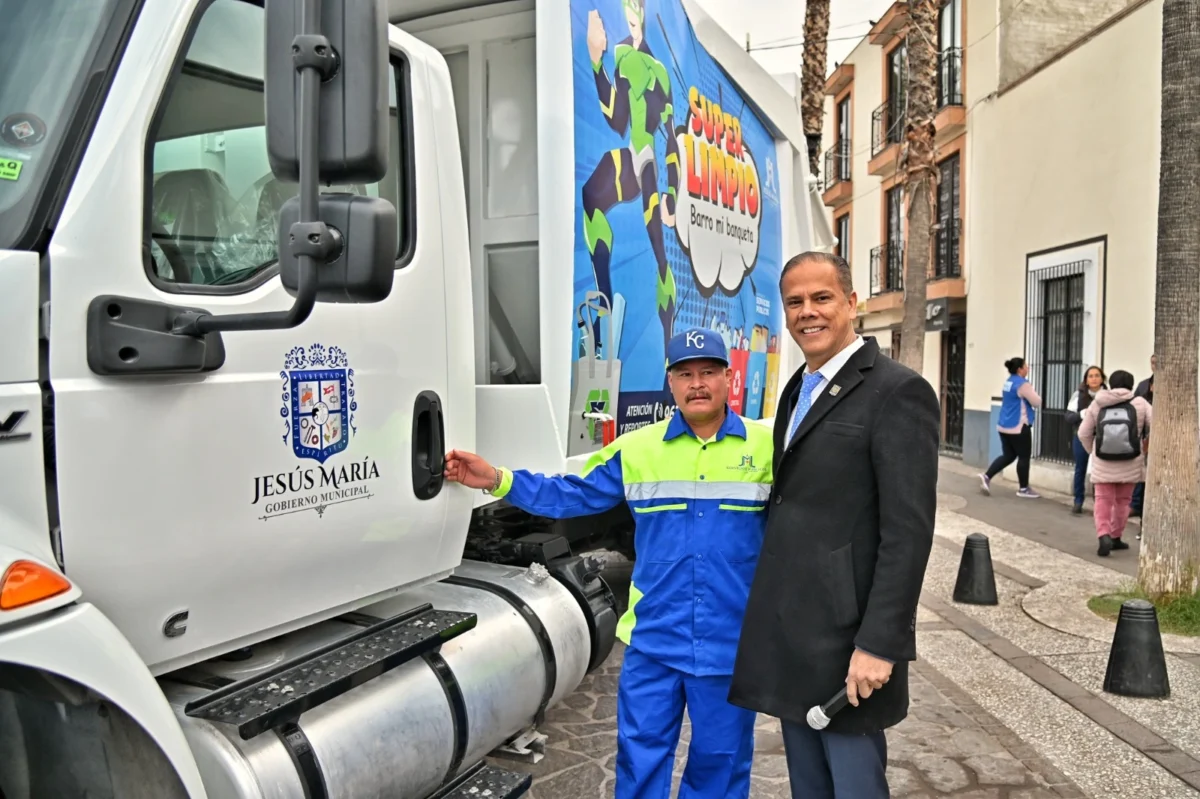 Nuevo camión compactador de basura.