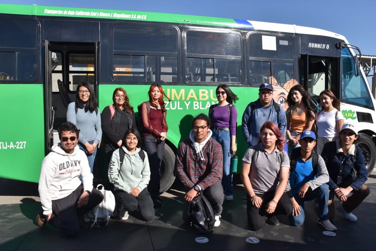 Alumnado de Valle de las Palmas tiene servicio de transporte a través de Cimabús UABC