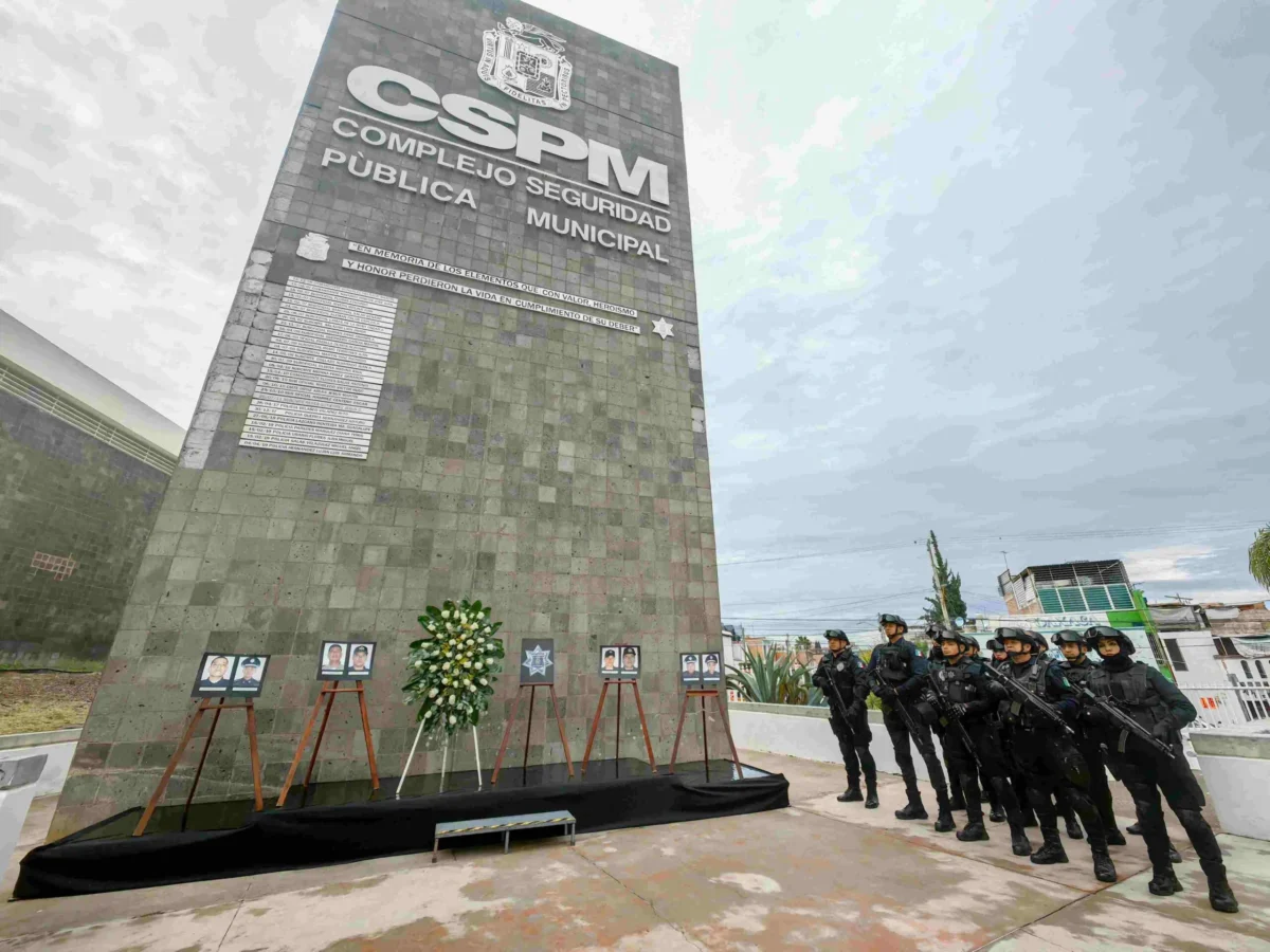 Homenaje a Policías Caídos por el Jueves Negro