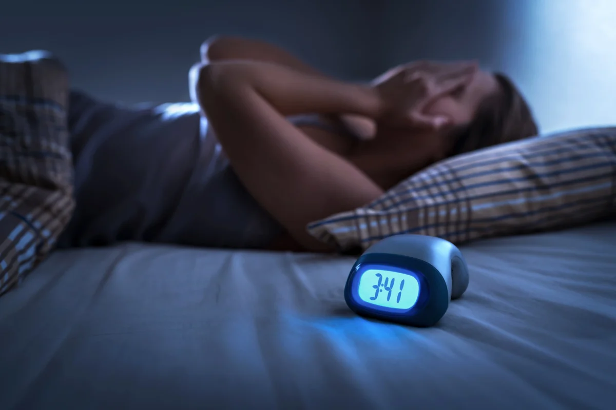 Dormir demasiado o muy poco puede causar demencia o un accidente cerebrovascular