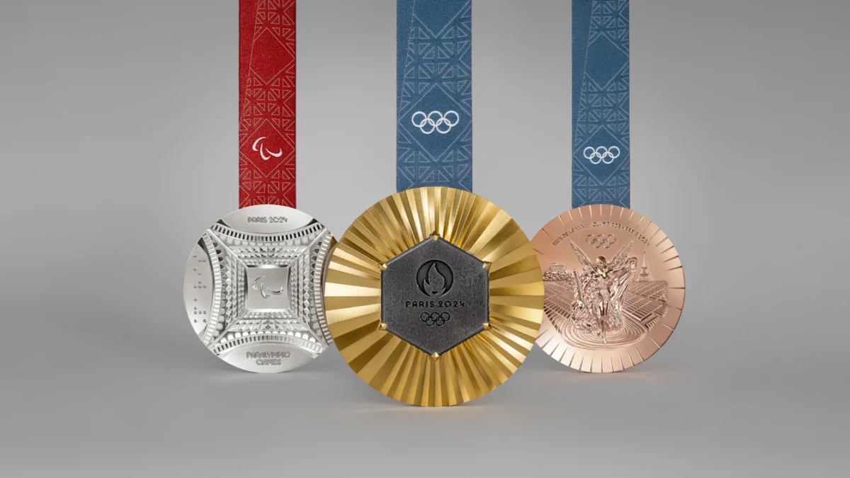 Campeones olímpicos de París 2024 llevarán un fragmento de la torre Eiffel en sus medallas