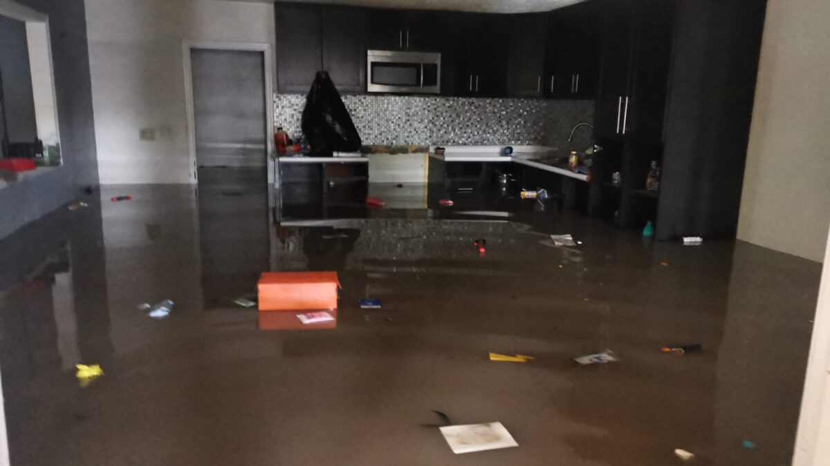 Familias lo pierden todo tras desbordamiento de un canal en el Ejido Matamoros