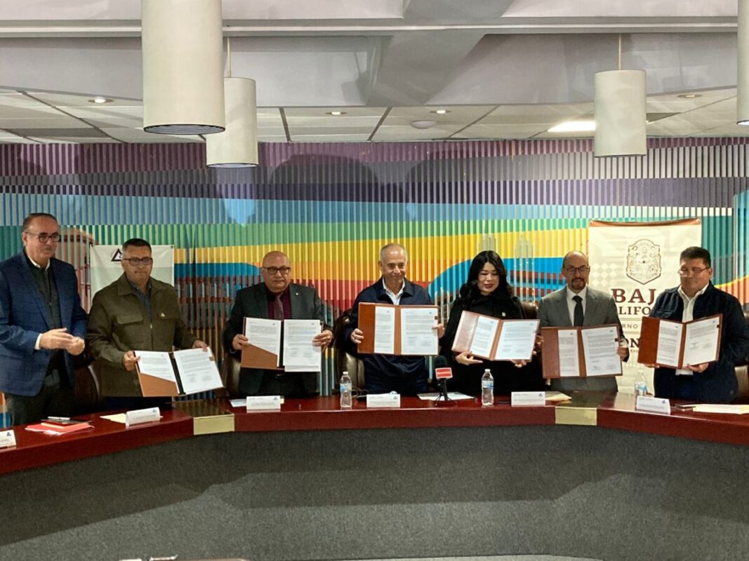 Firman convenio Canaco con Secretaría de Economía en beneficio de las mipymes en BC