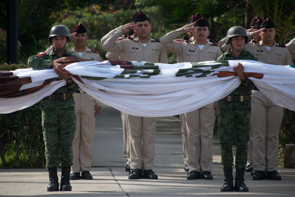 Dan la bienvenida a jóvenes que inician su servicio militar