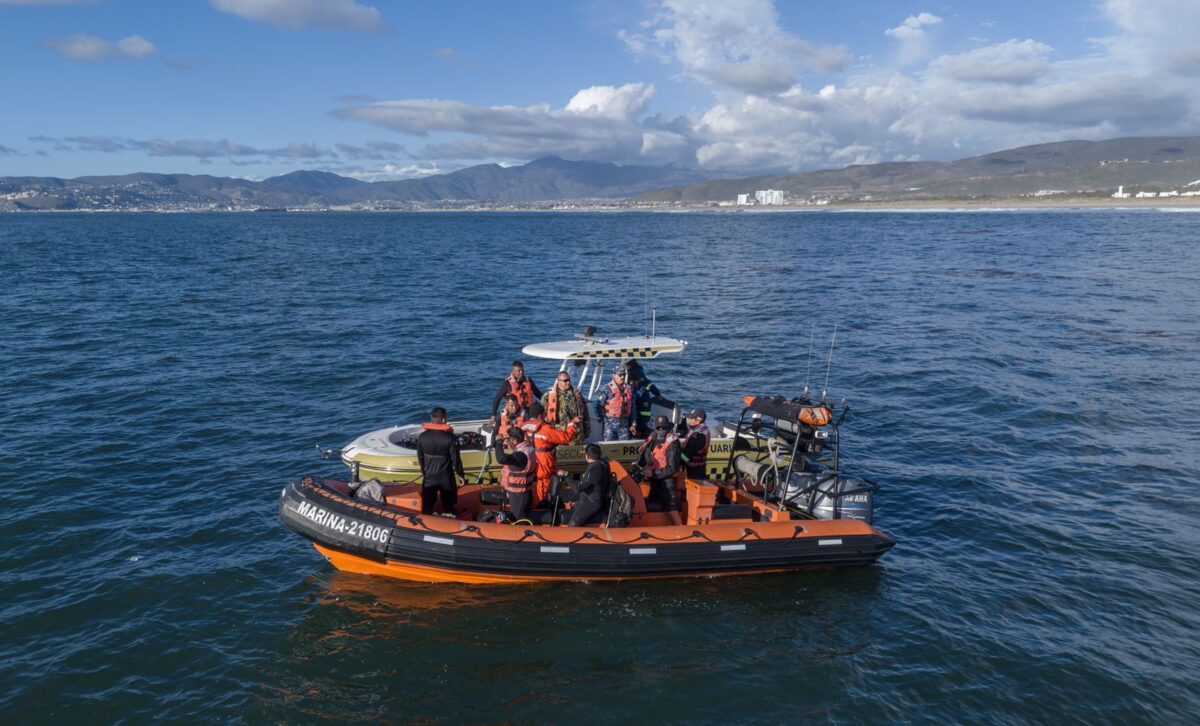 Continúa la búsqueda de los 7 militares desaparecidos en el mar de Ensenada